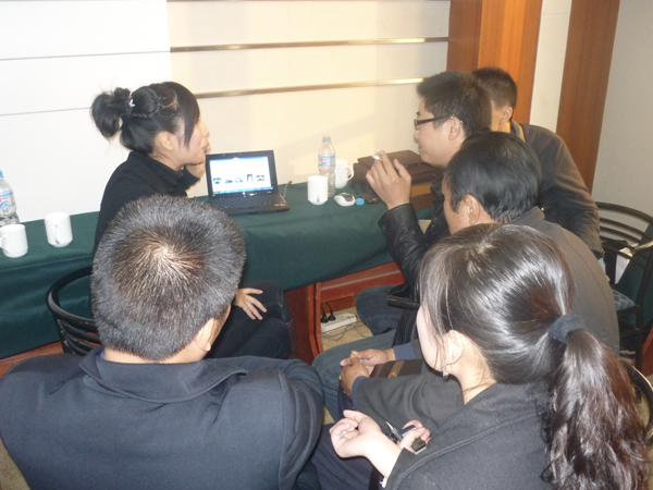 繁忙的演示區 繁忙的演示區