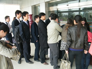 簽到處秩序井然 簽到處秩序井然